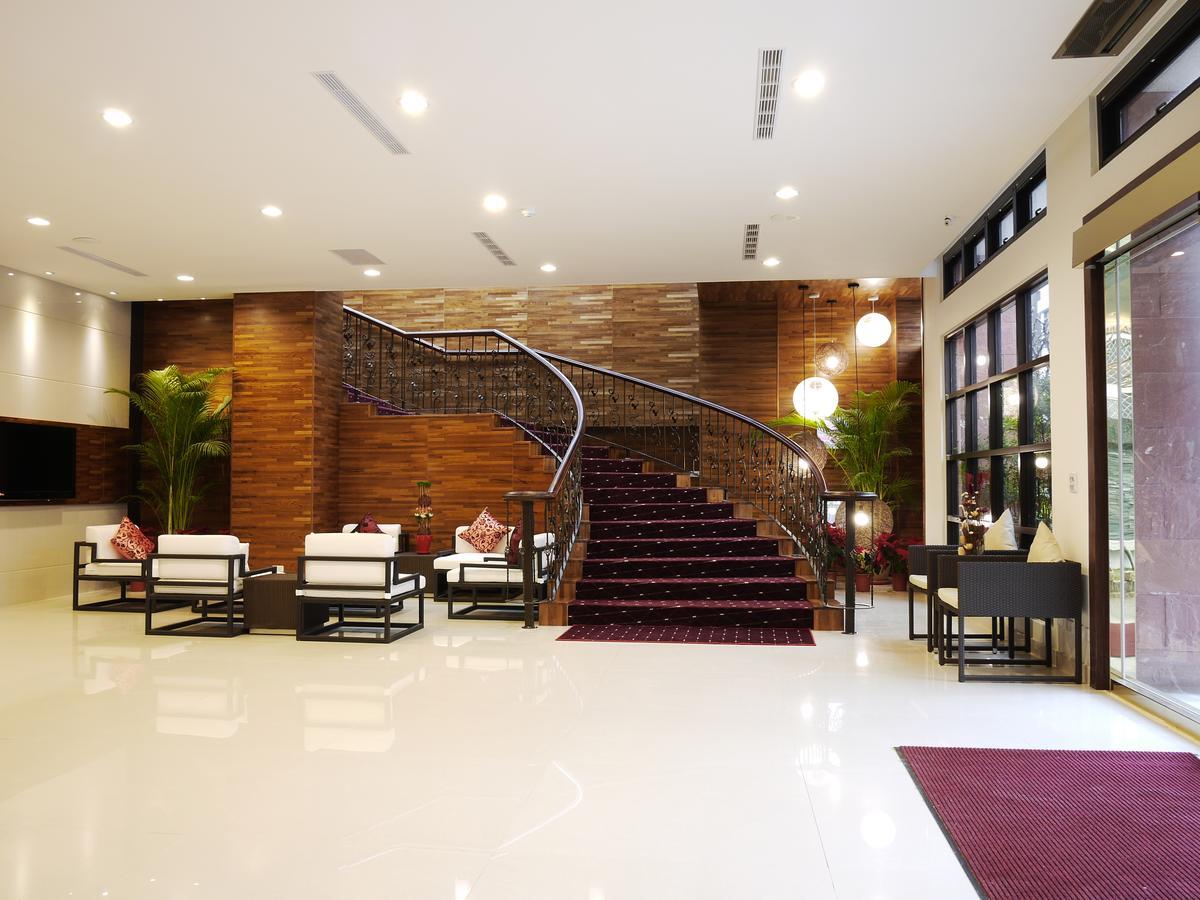 F Hotel - סאני מראה חיצוני תמונה